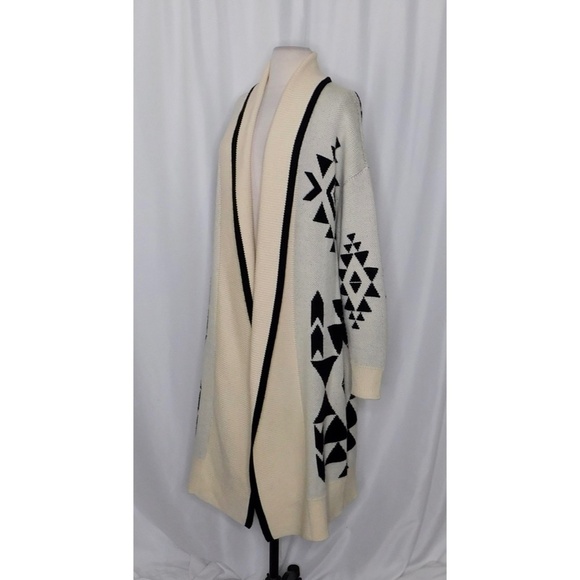 BLANK NYC Aztec Print Longline Cardigan Sweater Ivory Black Knit Tribal Small - Picture 6 of 14